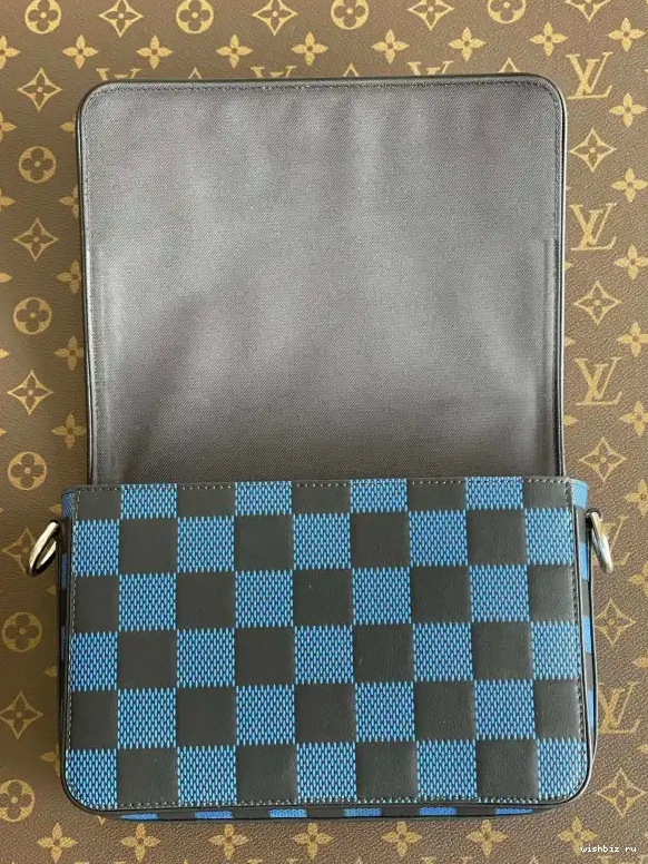 WIS LOUIS VUITTON STUDIO MESSENGER 0520